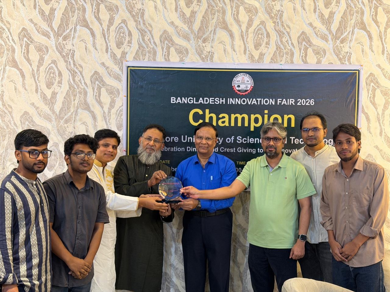 Dr. Aminul Islam presenting water-to-hydrogen technology